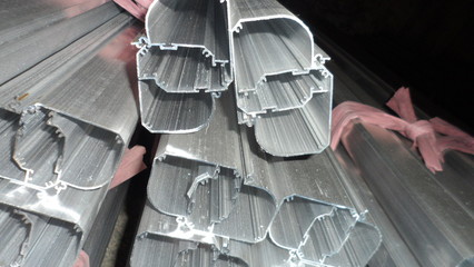 廠家直銷鋁封邊鋁材全覽 聚焦佛山市南海區力振金屬制品廠